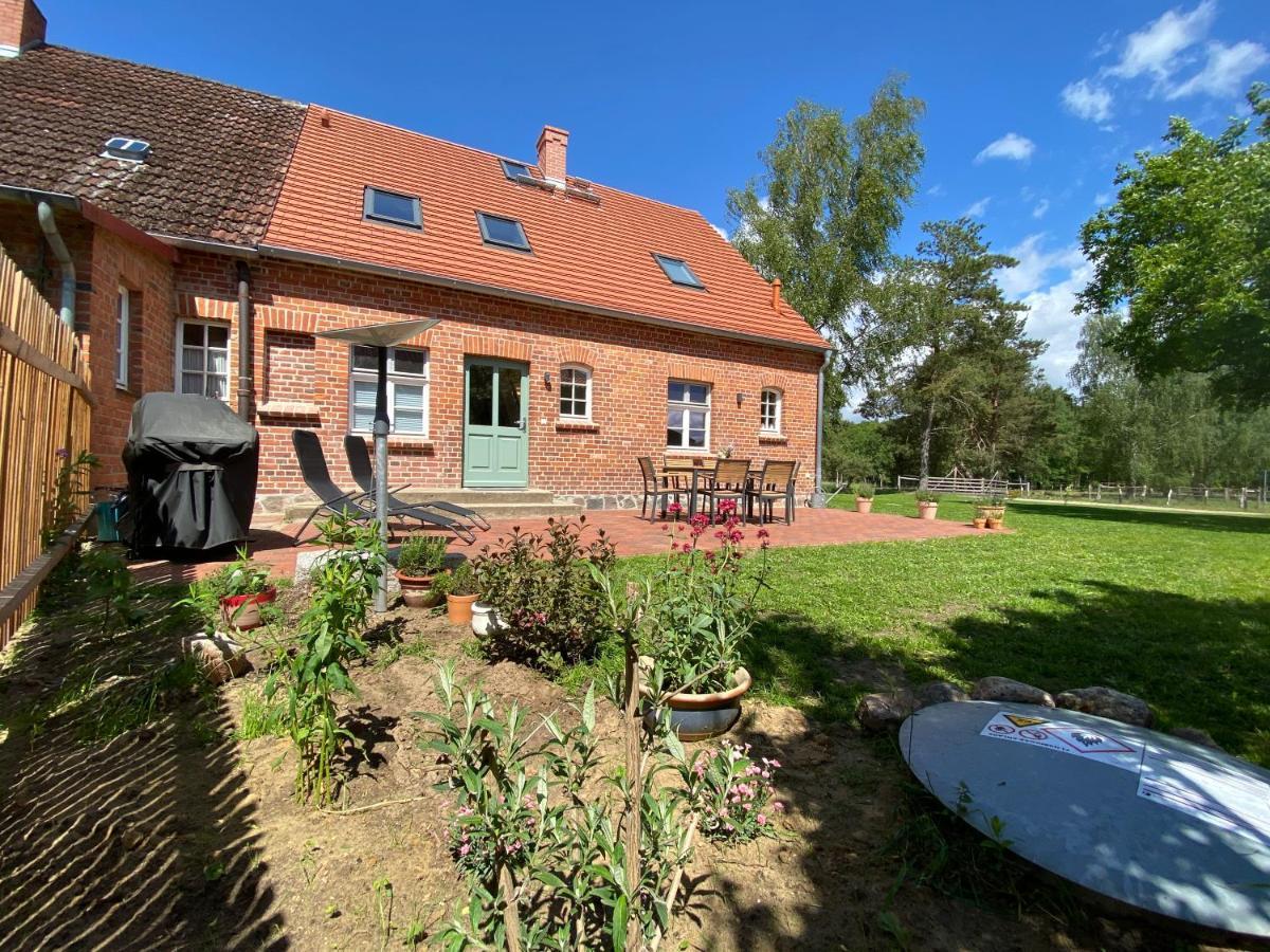 Forsthaus Zartwitzer Huette Apartment Рехлин Екстериор снимка