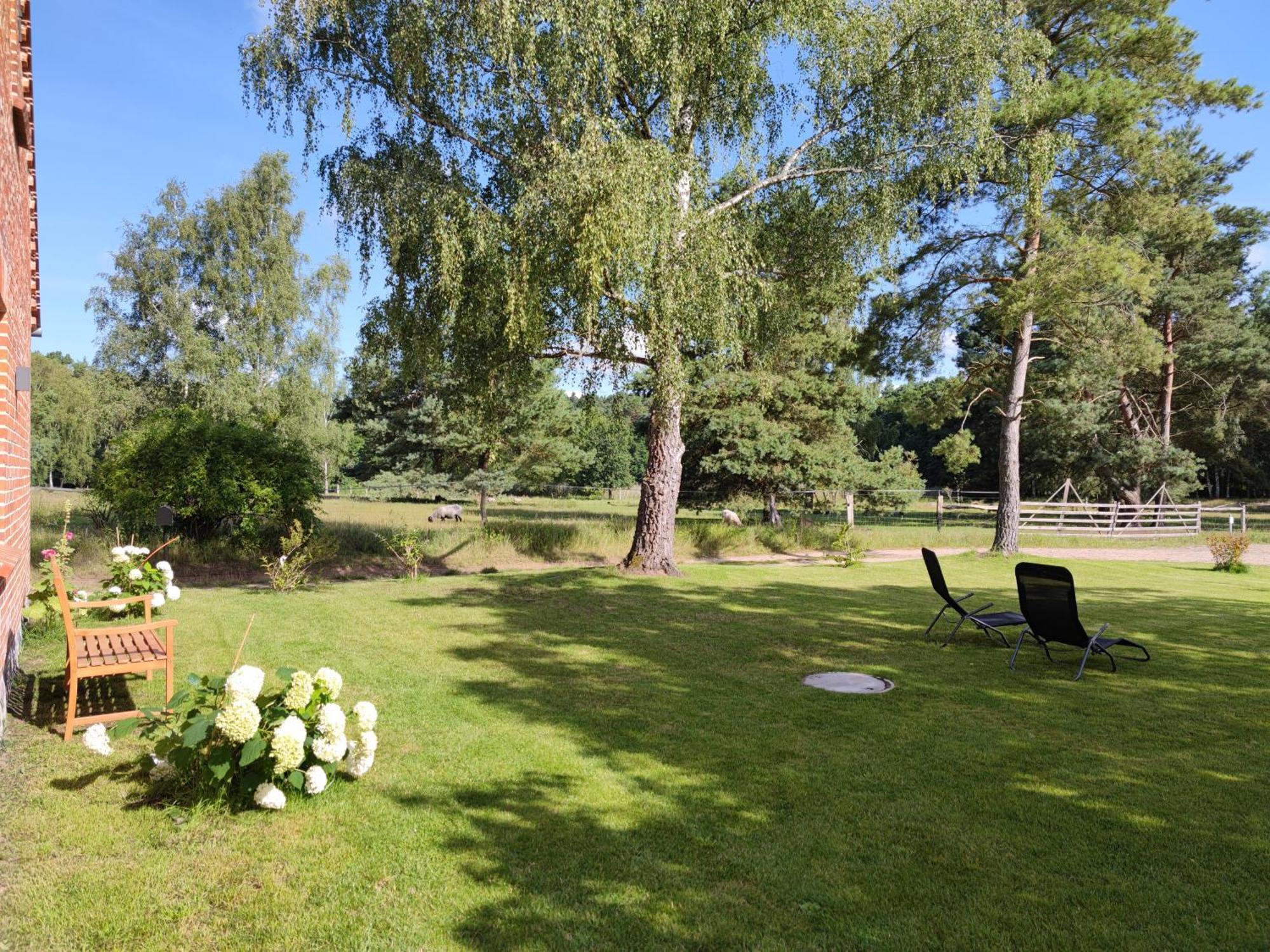 Forsthaus Zartwitzer Huette Apartment Рехлин Екстериор снимка